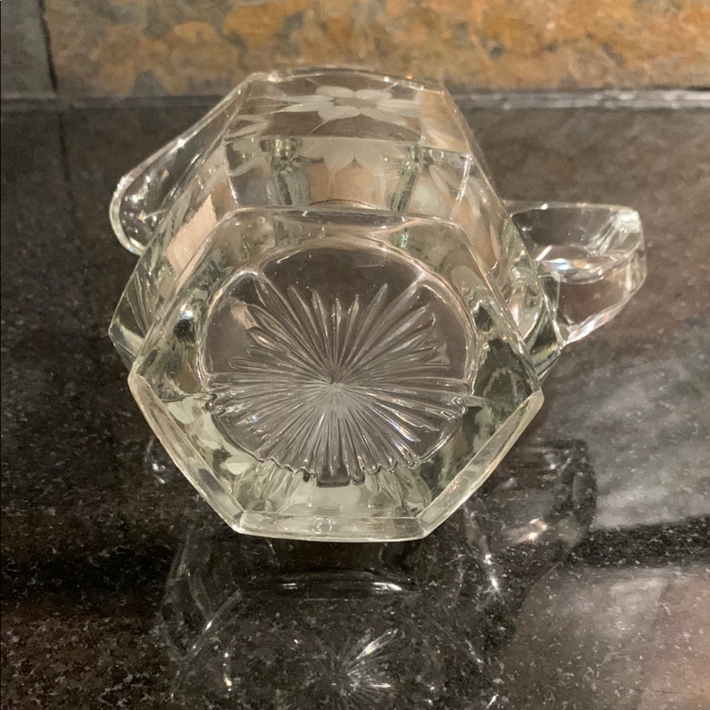 Vintage Etched Daisy/Floral Design Clear Glass Creamer - Picture 3 of 5